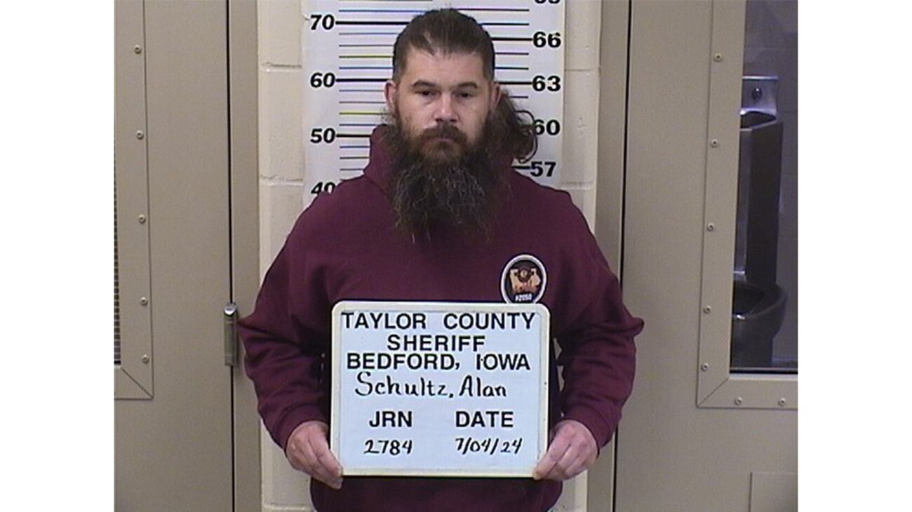 Iowa authorities investigating 19-year-old’s murder at Taylor County bar