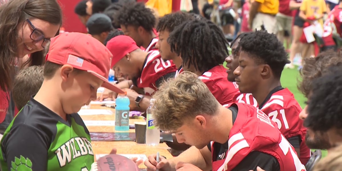 Nebraska Football Fan Day connects players with supporters