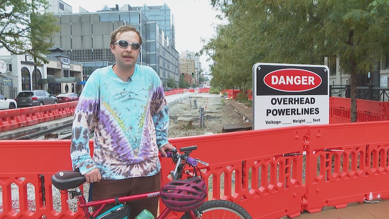 Omaha man uses TikTok to help bikers, pedestrians navigate Farnam Street construction
