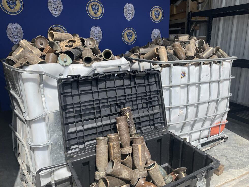 Authorities Say More Than 800 Vases Were Stoen from Omaha Metro Center.