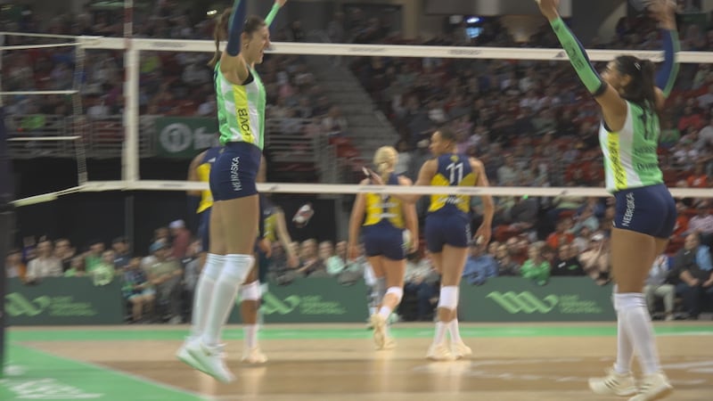 Omaha Sweeps Madison in Straight Sets