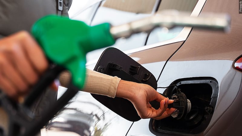 Florida gas prices declined for the second consecutive week, falling 72 cents per gallon over...